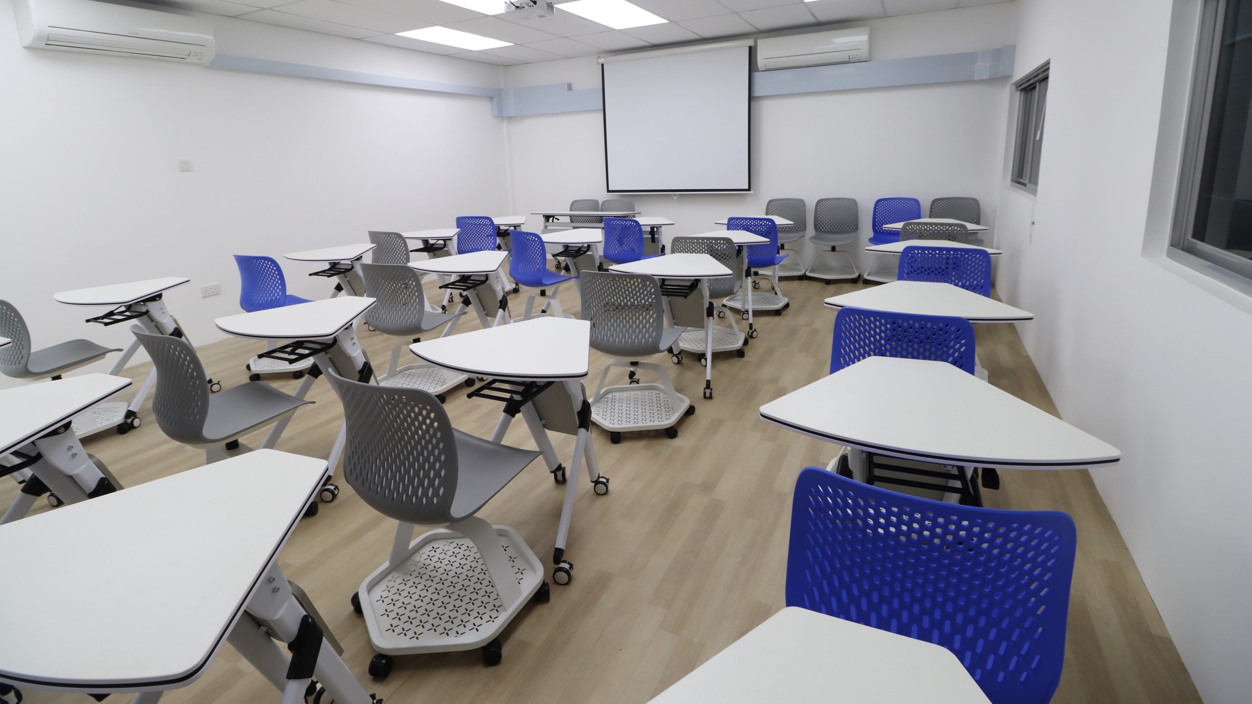 DIMENSIONS International College City Campus – Classroom